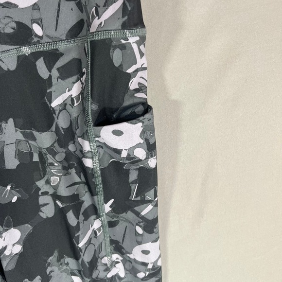 North Face Printed Motivation Hi-Rise 7/8 Pocket Leggings Women's Larg Camo Grey - Picture 4 of 10